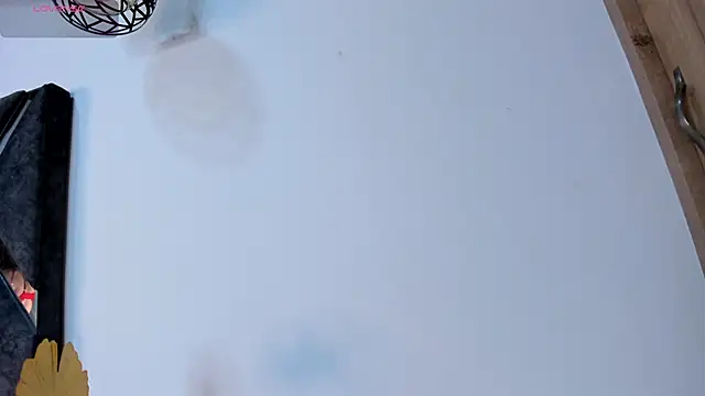 Snapshot of Mia_ross16 chatting on February 2025 08:53:02 PM Mia ross16 online show from February 2025 08:53:02 PM