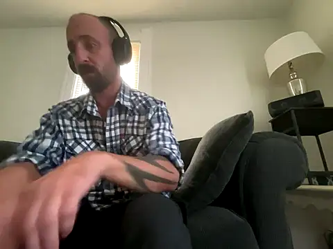 Snapshot of armdy371 chatting on October 2025 12:14:02 PM armdy371 online show from October 2025 12:14:02 PM