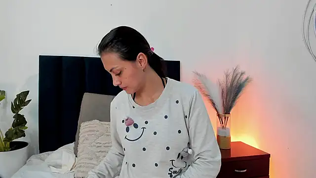 CarolineMillerr online show from February 2025 12:14:02 PM