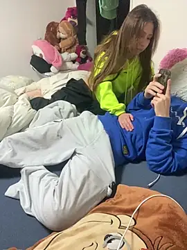 chocolatecakee online show from February 2025 02:27:02 PM