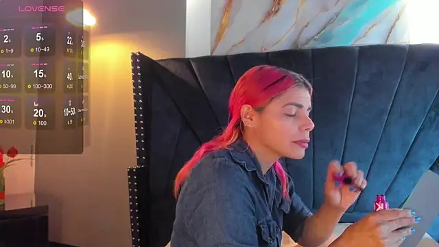 NIKI SANTANA online show from October 2025 03:59:01 AM