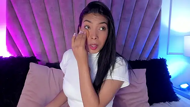 KarolRojas  online show from November 2025 12:15:01 PM