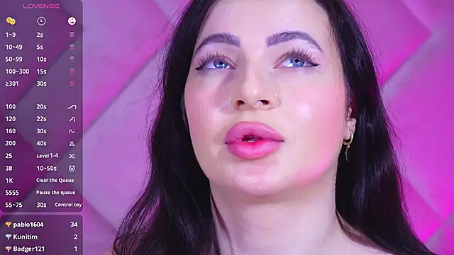 Snapshot of SelenaBell chatting on December 2024 03:40:02 AM SelenaBell online show from December 2024 03:40:02 AM