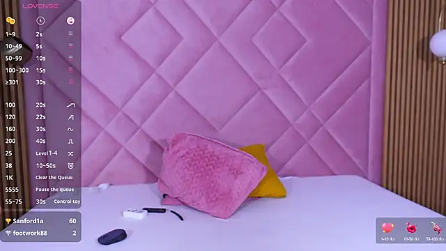 Snapshot of SelenaBell chatting on December 2024 06:40:01 AM SelenaBell online show from December 2024 06:40:01 AM