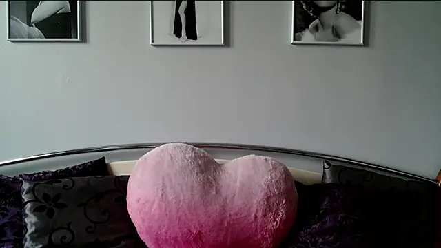 sexyjennyeu online show from February 2025 01:16:02 PM