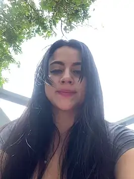 CoralineKam1 online show from January 2025 03:45:01 PM