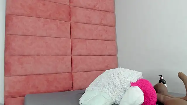 Hanna lens online show from November 2025 08:33:02 PM