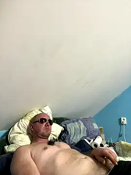 Snapshot of paul_daniel chatting on December 2025 06:46:02 PM paul daniel online show from December 2025 06:46:02 PM