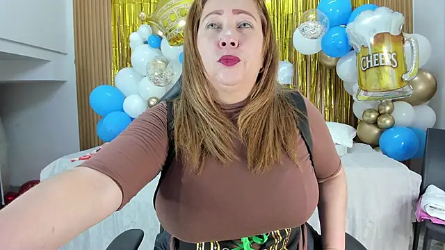 Danna topless online show from October 2025 12:02:02 PM