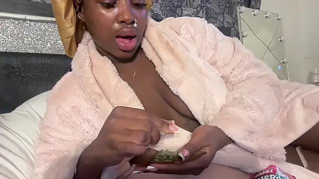 Snapshot of londonsfantasy chatting on November 2025 09:39:01 AM londonsfantasy online show from November 2025 09:39:01 AM