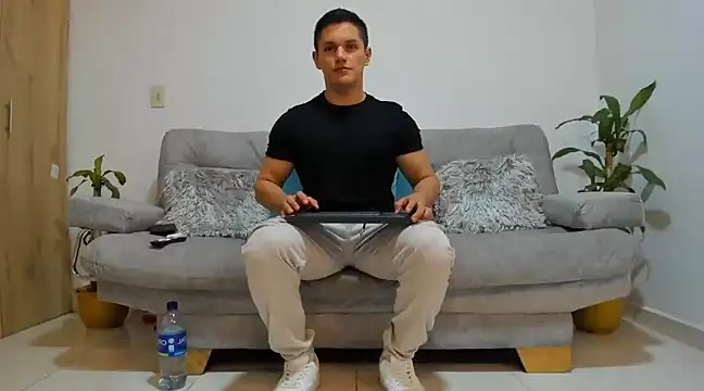 julian wallace online show from December 2024 08:38:02 PM