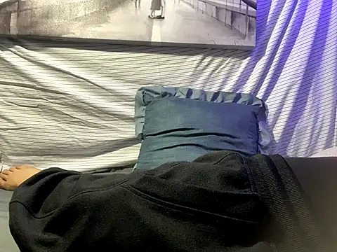 Snapshot of BigMac1596 chatting on September 2025 09:35:02 AM BigMac1596 online show from September 2025 09:35:02 AM