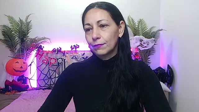 Snapshot of LiluGrants chatting on October 2025 06:08:02 PM LiluGrants online show from October 2025 06:08:02 PM