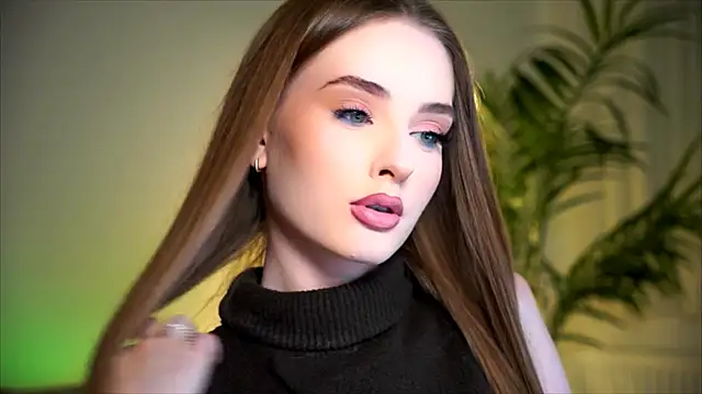 Snapshot of petitegonwiild chatting on October 2025 08:13:02 PM petitegonwiild online show from October 2025 08:13:02 PM