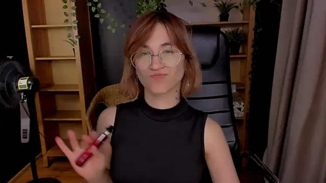 Moon13152 online show from October 2025 04:08:01 PM