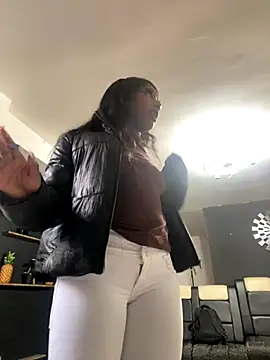 TIFFANYYSTAR online show from November 2025 01:43:02 PM