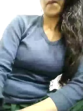 aarjulove online show from December 2024 04:05:02 PM