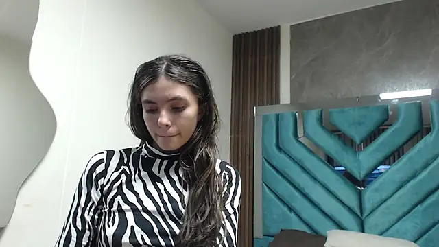 ValeryLargo online show from December 2024 04:08:02 PM