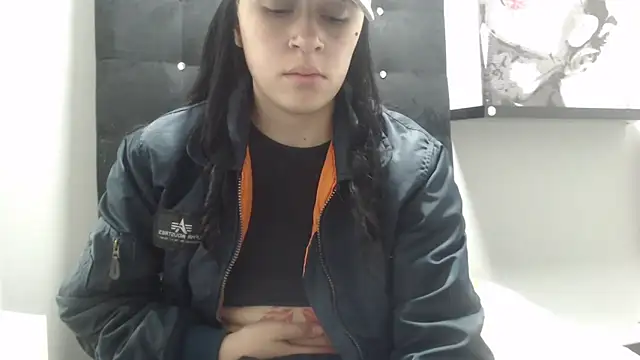 Zowi Hottiee online show from October 2025 07:12:02 PM