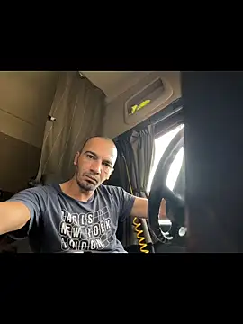 donnuozfutura online show from November 2025 11:31:02 AM