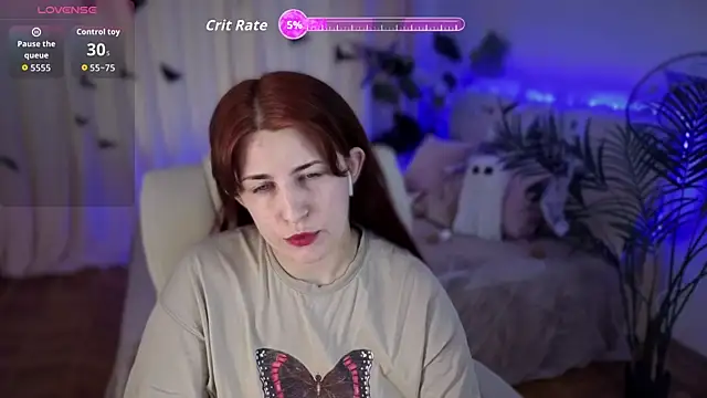 Snapshot of FoxyRayy chatting on October 2025 01:23:02 PM FoxyRayy online show from October 2025 01:23:02 PM