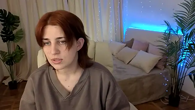 Snapshot of FoxyRayy chatting on November 2025 10:36:02 AM FoxyRayy online show from November 2025 10:36:02 AM