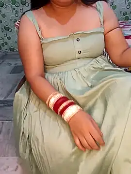 Snapshot of Cute-Raashii chatting on October 2025 01:48:02 AM Cute-Raashii online show from October 2025 01:48:02 AM