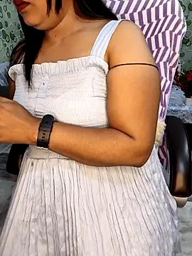 Snapshot of Cute-Raashii chatting on November 2025 01:08:01 AM Cute-Raashii online show from November 2025 01:08:01 AM