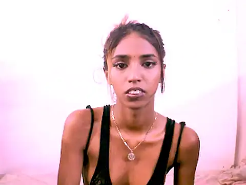 Snapshot of IndianSexySlender chatting on January 2025 09:24:02 AM IndianSexySlender online show from January 2025 09:24:02 AM