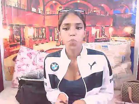 Snapshot of IndianSexySlender chatting on January 2025 06:06:02 AM IndianSexySlender online show from January 2025 06:06:02 AM