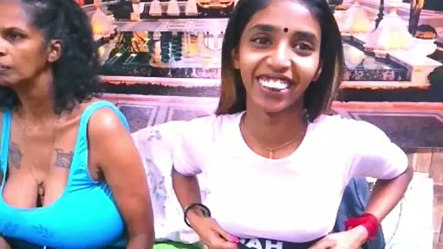 Snapshot of IndianSexySlender chatting on September 2025 05:42:01 AM IndianSexySlender online show from September 2025 05:42:01 AM