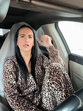 Lorina Candy online show from December 2025 01:16:01 PM