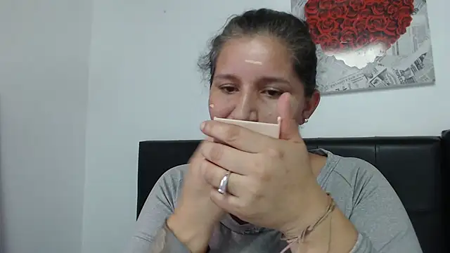 Snapshot of Angelinna_Milf chatting on December 2024 07:12:01 PM Angelinna Milf online show from December 2024 07:12:01 PM