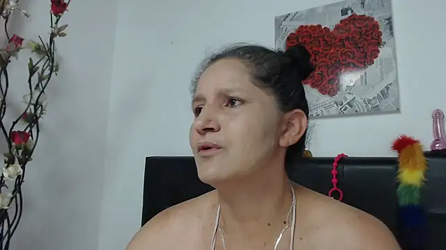 Snapshot of Angelinna_Milf chatting on January 2025 02:33:02 AM Angelinna Milf online show from January 2025 02:33:02 AM