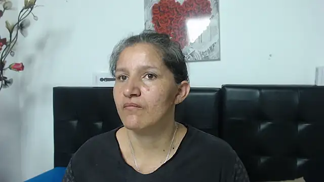 Snapshot of Angelinna_Milf chatting on February 2025 02:47:02 AM Angelinna Milf online show from February 2025 02:47:02 AM