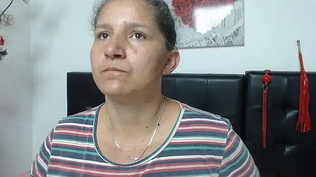 Snapshot of Angelinna_Milf chatting on February 2025 02:26:01 AM Angelinna Milf online show from February 2025 02:26:01 AM