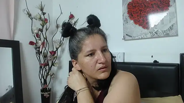 Snapshot of Angelinna_Milf chatting on February 2025 09:15:02 PM Angelinna Milf online show from February 2025 09:15:02 PM