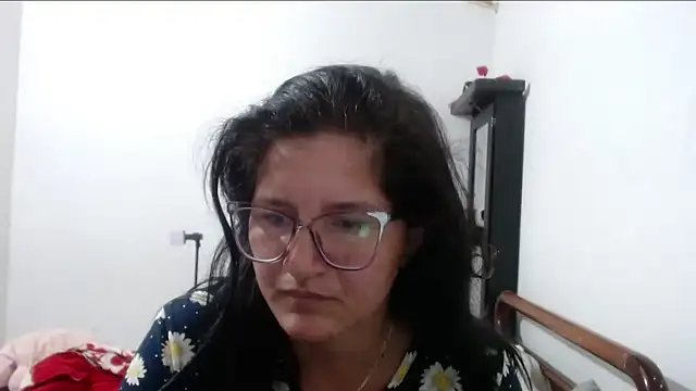 Snapshot of Angelinna_Milf chatting on September 2025 08:00:02 PM Angelinna Milf online show from September 2025 08:00:02 PM