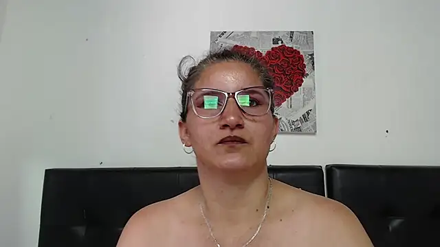 Snapshot of Angelinna_Milf chatting on October 2025 07:25:02 PM Angelinna Milf online show from October 2025 07:25:02 PM