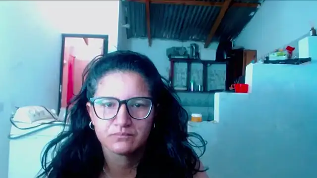 Snapshot of Angelinna_Milf chatting on November 2025 01:44:01 PM Angelinna Milf online show from November 2025 01:44:01 PM