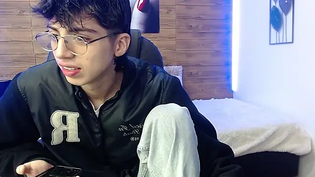 jhoellx online show from December 2024 12:50:02 PM