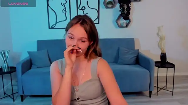 Snapshot of BritnieCute chatting on November 2025 05:41:02 AM BritnieCute online show from November 2025 05:41:02 AM