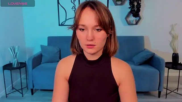 Snapshot of BritnieCute chatting on November 2025 05:39:02 AM BritnieCute online show from November 2025 05:39:02 AM