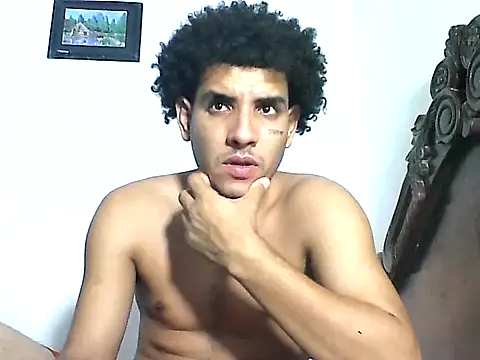 Snapshot of maick5- chatting on October 2025 04:32:01 AM maick5- online show from October 2025 04:32:01 AM