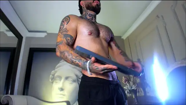 LeoSalvatore  online show from December 2024 08:21:02 PM