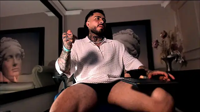 LeoSalvatore  online show from December 2024 11:44:01 AM