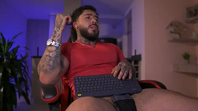 Snapshot of LeoSalvatore_ chatting on November 2025 05:29:01 AM LeoSalvatore online show from November 2025 05:29:01 AM