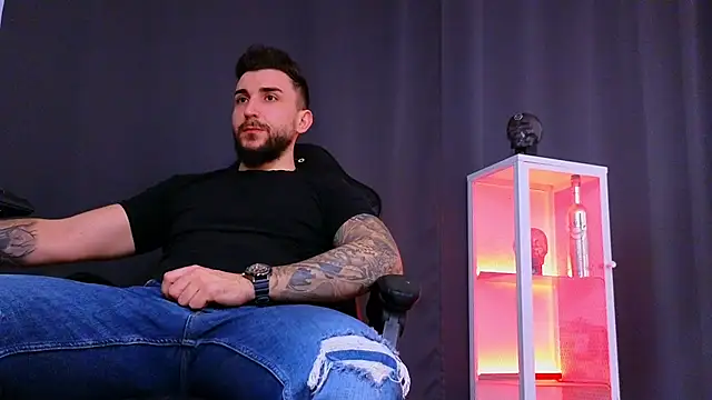 MightyAaron66 online show from January 2025 01:43:01 PM