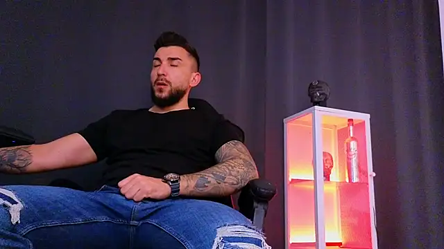 MightyAaron66 online show from January 2025 03:41:01 AM