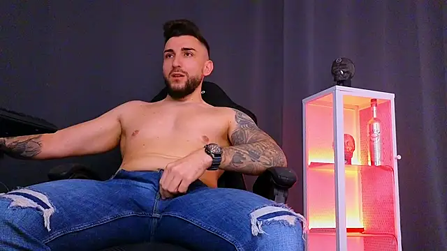 MightyAaron66 online show from February 2025 05:51:01 AM